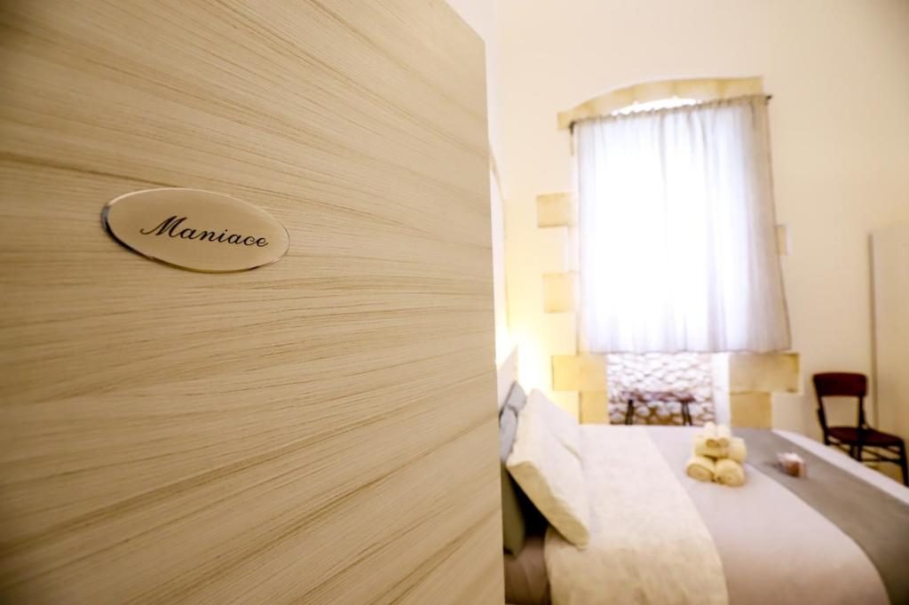 Maniace